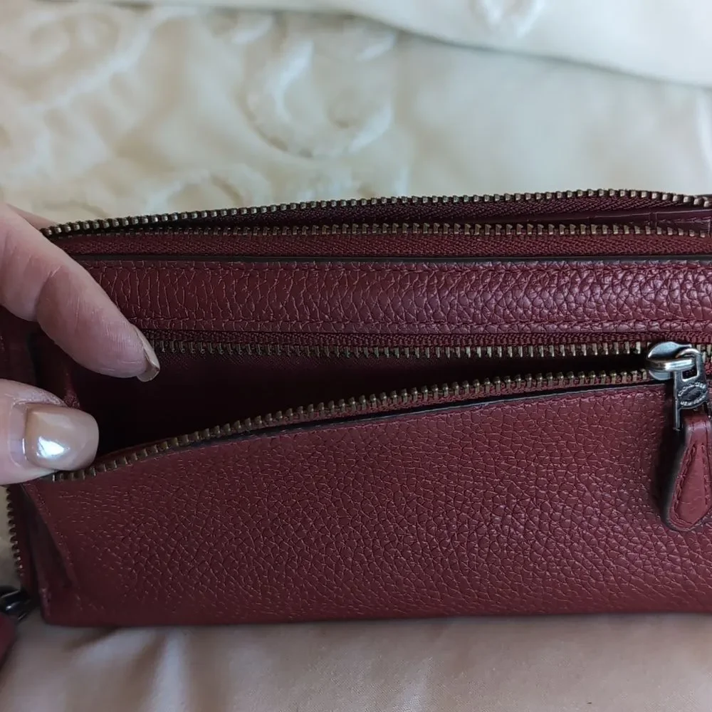 Coach Noa Pop Up Burgundy Maroon Pebbled Leather Wristlet/ Clutch Wallet
